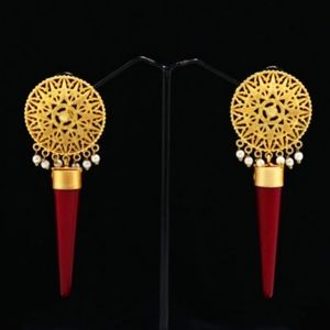 EARRING